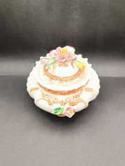 Сахарница/бонбоньерка с крышкой винтажная Capodimonte Nove, с объемным цветочным декором, фарфор, 17 х 14 см, Италия, 1960-70гг.