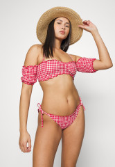 Tommy Hilfiger STRING SIDE TIE CHEEKY Bikini bottoms primary red/white STRING SIDE TIE CHEEKY Плавки бикини первичный красный/белый