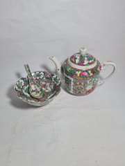 Набор сервировочный винтажный в традиционном китайском стиле, чаша с ложкой, заварочный чайник, фарфор, Китай, 1960-70гг.