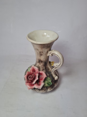 Capodimonte Italy Бело-черная фарфоровая ваза с цветочным фактурным декором &quot;Красная роза&quot;, 19,5 x 13 см, Италия, 1960-70гг.