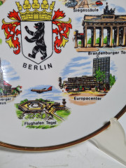 Тарелка декоративная винтажная Jlmenau / H L R Berlin &quot;Достопримечательности Берлина&quot;, фарфор, 23.5 см, ГДР, 1973-77гг.