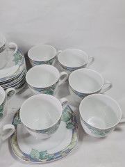 Сервиз чайный винтажный Winterling Kirchenlamitz / Maja с декором в пастельных тонах, фарфор, чайная пара - 9 шт., Германия, 1960-70гг.