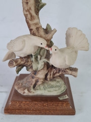 Композиция декоративная винтажная &quot;3 белых голубя на дереве&quot; Capodimonte, 19 x 9 см, Италия, 1950-60гг.