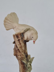 Композиция декоративная винтажная &quot;3 белых голубя на дереве&quot; Capodimonte, 19 x 9 см, Италия, 1950-60гг.