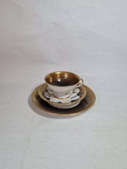 Чайное трио винтажное Furstenberg с вязаной салфеткой в бело-коричневых тонах с золотыми полосками, Германия, 1960-1970гг.