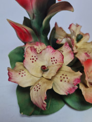 Capodimonte Italy Декоративная фигурка &quot;Роза и лилии с листьями&quot;, 15см x 15см, Италия, 1960-70гг.