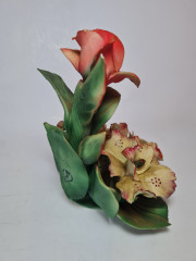 Capodimonte Italy Декоративная фигурка &quot;Роза и лилии с листьями&quot;, 15см x 15см, Италия, 1960-70гг.