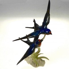 Hutschenreuther Hutschenreuther Vogelwelt - Hans Achziger Schwalbenpaar 28cm hoch,18cm breit Hutschenreuther Vogelwelt - пара ласточек Hans Achziger высотой 28 см, шириной 18 см