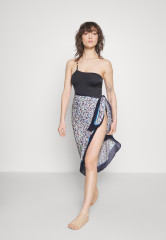 Tommy Hilfiger PAREO Beach accessory white ПАРЕО Пляжный аксессуар белый