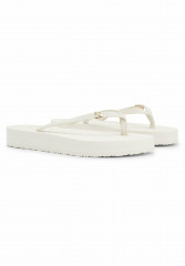 Tommy Hilfiger MONOGRAM  T-bar sandals feather white MONOGRAM Сандалии с Т-образной перемычкой перо белое