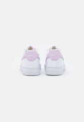 Nike Sportswear AIR FORCE 1 Sneaker low white/doll white/metallic silver AIR FORCE 1 Низкие кроссовки женские белый/кукольный белый/серебристый металлик