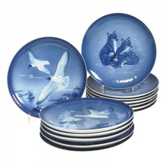 Hutschenreuther Hutschenreuther Kunstabteilung Jahresteller 1972 - 1984 Satz 13-tlg. Тарелки художественного отдела Hutschenreuther 1972 - 1984 года, набор из 13 шт.