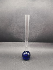 Ваза винтажная большая MCM, узкая, в форме пробирки, с синим основанием, стекло, 26 см, Германия, 1960 год.